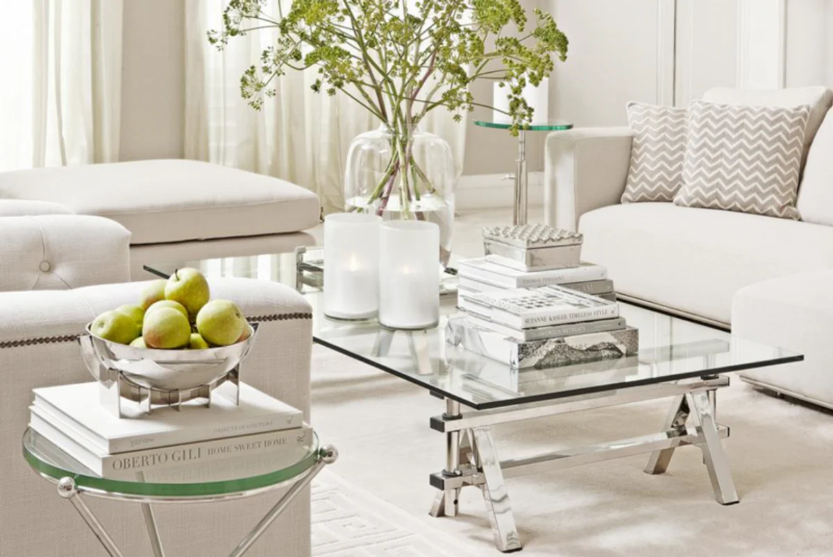 Heart decoration balloon - expressive art with emotional flair