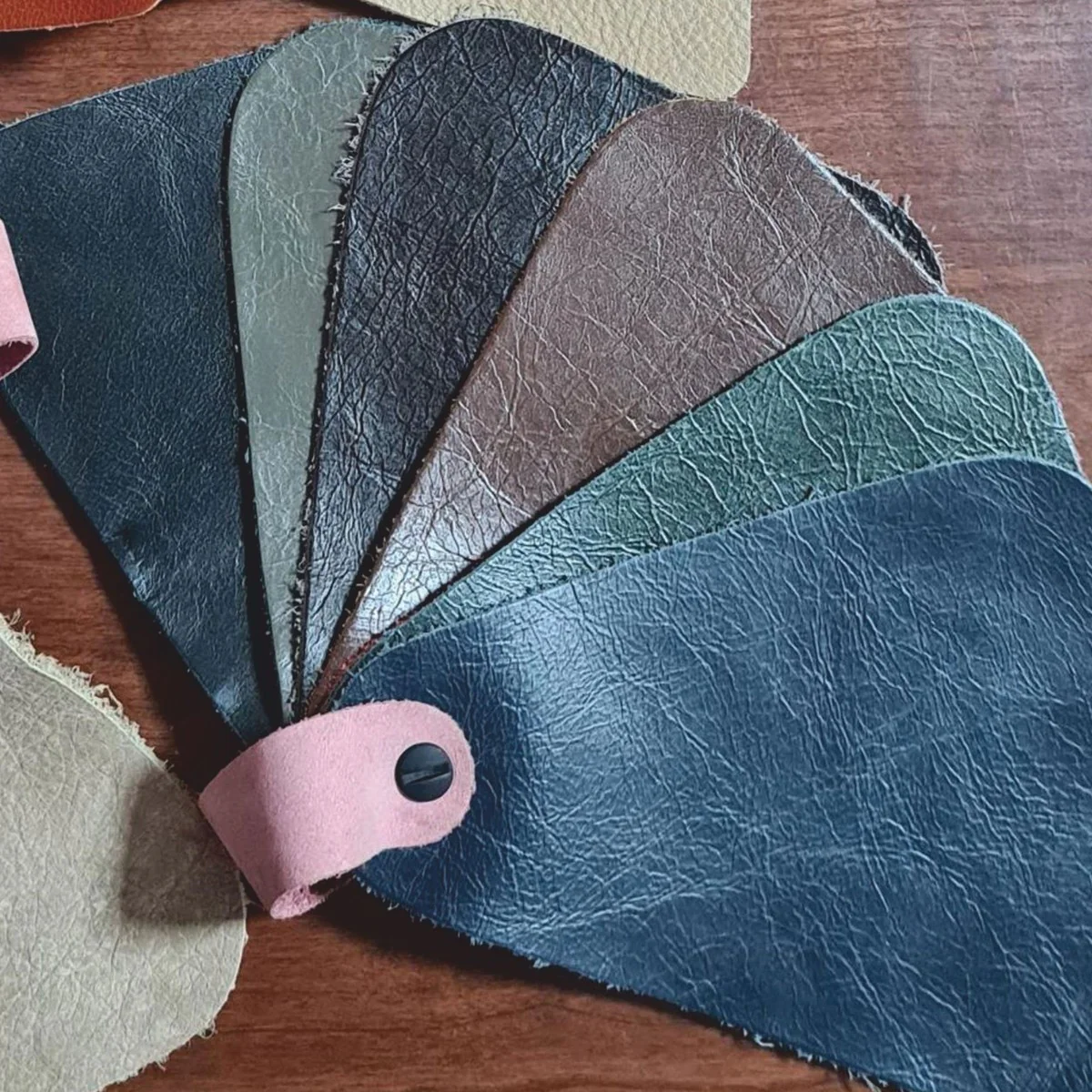 Luxury Chesterfield leather office chair vintage black / brown 60 x 60 x H. 95 cm - genuine leather furniture