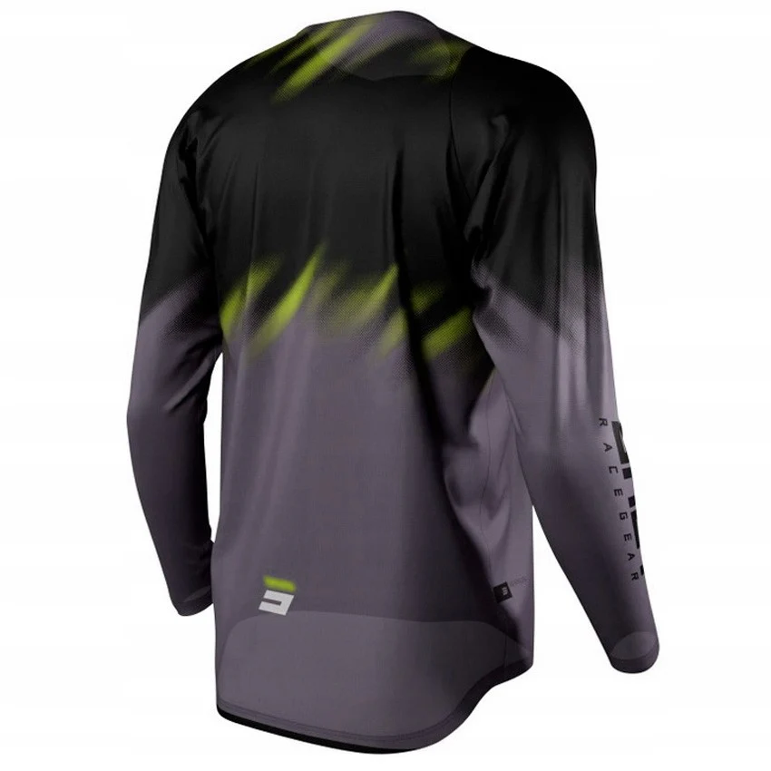 SHOT VERSUS GRAY T-SHIRT